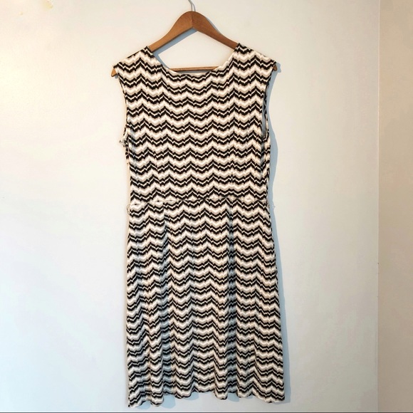 Loft Sleeveless Chevron Print Black Tan Knit Dress, Size 12 - Picture 5 of 8